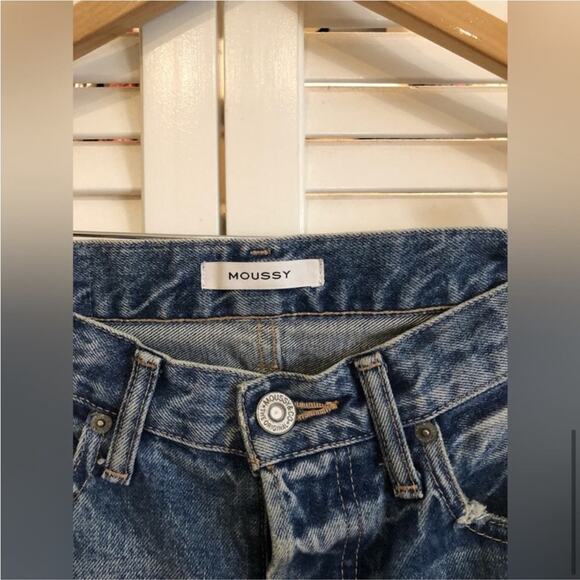 Moussy Howa Distressed Jeans - Picture 9 of 10